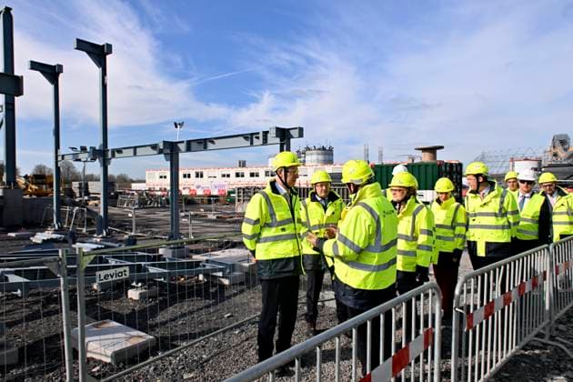 Royal Visit To The Holcin Cement Plant OBOURG, BELGIUM - MARCH 17 : King Philippe is visiting the Holcim cement plant in Obourg. He is introduced to their GO4ZERO project, which aims to create a carbon-neutral production site by 20302031. Thanks to an investment of 500 million euros, a new state-of-the-art factory will be built here, capable of producing 2 million tonnes of low-carbon cement annually. The King is briefed on the technologies that will be used to achieve carbon neutrality, including carbon capture and storage. He views the model of the new factory and then visits the site where the buildings and facilities are under construction.on March 17, 2026 in Obourg, Belgium, 17 03 2026 Obourg Belgium  Copyright: xBertxVanxDenxBrouckex