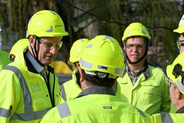 Royal Visit To The Holcin Cement Plant OBOURG, BELGIUM - MARCH 17 : King Philippe is visiting the Holcim cement plant in Obourg. He is introduced to their GO4ZERO project, which aims to create a carbon-neutral production site by 20302031. Thanks to an investment of 500 million euros, a new state-of-the-art factory will be built here, capable of producing 2 million tonnes of low-carbon cement annually. The King is briefed on the technologies that will be used to achieve carbon neutrality, including carbon capture and storage. He views the model of the new factory and then visits the site where the buildings and facilities are under construction.on March 17, 2026 in Obourg, Belgium, 17 03 2026 Obourg Belgium  Copyright: xBertxVanxDenxBrouckex