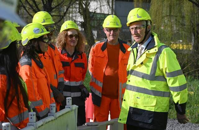Royal Visit To The Holcin Cement Plant OBOURG, BELGIUM - MARCH 17 : King Philippe is visiting the Holcim cement plant in Obourg. He is introduced to their GO4ZERO project, which aims to create a carbon-neutral production site by 20302031. Thanks to an investment of 500 million euros, a new state-of-the-art factory will be built here, capable of producing 2 million tonnes of low-carbon cement annually. The King is briefed on the technologies that will be used to achieve carbon neutrality, including carbon capture and storage. He views the model of the new factory and then visits the site where the buildings and facilities are under construction.on March 17, 2026 in Obourg, Belgium, 17 03 2026 Obourg Belgium  Copyright: xBertxVanxDenxBrouckex