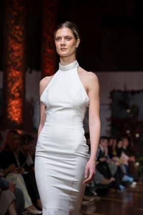 Telier Couture Fashion Week Madrid in Spain - 17 Mar 2026 A model walks the runway wearing a design by atelier couture during Fashion Week de Madrid in Fabric de Tapices. Madrid Spain Copyright: xAtilanoxGarciax xSOPAxImagesx photos08931