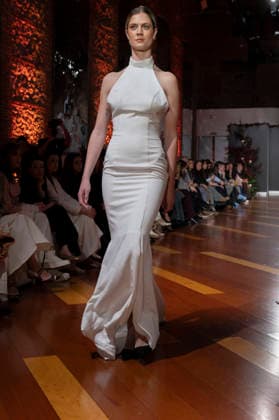 Telier Couture Fashion Week Madrid in Spain - 17 Mar 2026 A model walks the runway wearing a design by atelier couture during Fashion Week de Madrid in Fabric de Tapices. Madrid Spain Copyright: xAtilanoxGarciax xSOPAxImagesx photos08932