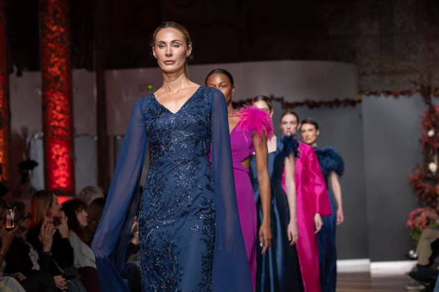 Telier Couture Fashion Week Madrid in Spain - 17 Mar 2026 A model walks the runway wearing a design by atelier couture during Fashion Week de Madrid in Fabric de Tapices. Madrid Spain Copyright: xAtilanoxGarciax xSOPAxImagesx photos08895