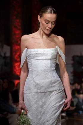 Telier Couture Fashion Week Madrid in Spain - 17 Mar 2026 A model walks the runway wearing a design by atelier couture during Fashion Week de Madrid in Fabric de Tapices. Madrid Spain Copyright: xAtilanoxGarciax xSOPAxImagesx photos08897