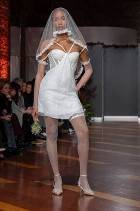 Telier Couture Fashion Week Madrid in Spain - 17 Mar 2026 A model walks the runway wearing a design by atelier couture during Fashion Week de Madrid in Fabric de Tapices. Madrid Spain Copyright: xAtilanoxGarciax xSOPAxImagesx photos08901