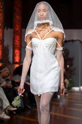 Telier Couture Fashion Week Madrid in Spain - 17 Mar 2026 A model walks the runway wearing a design by atelier couture during Fashion Week de Madrid in Fabric de Tapices. Madrid Spain Copyright: xAtilanoxGarciax xSOPAxImagesx photos08902