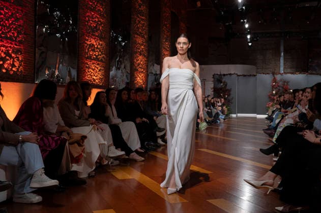 Telier Couture Fashion Week Madrid in Spain - 17 Mar 2026 A model walks the runway wearing a design by atelier couture during Fashion Week de Madrid in Fabric de Tapices. Madrid Spain Copyright: xAtilanoxGarciax xSOPAxImagesx photos08908