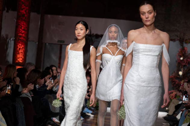 Telier Couture Fashion Week Madrid in Spain - 17 Mar 2026 A model walks the runway wearing a design by atelier couture during Fashion Week de Madrid in Fabric de Tapices. Madrid Spain Copyright: xAtilanoxGarciax xSOPAxImagesx photos08912