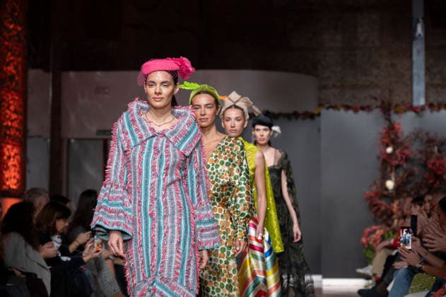 Telier Couture Fashion Week Madrid in Spain - 17 Mar 2026 A model walks the runway wearing a design by atelier couture during Fashion Week de Madrid in Fabric de Tapices. Madrid Spain Copyright: xAtilanoxGarciax xSOPAxImagesx photos08879