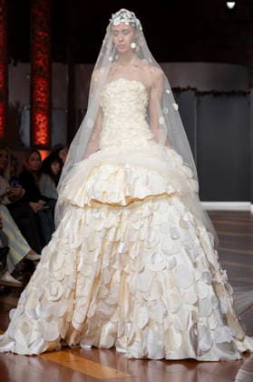 Telier Couture Fashion Week Madrid in Spain - 17 Mar 2026 A model walks the runway wearing a design by atelier couture during Fashion Week de Madrid in Fabric de Tapices. Madrid Spain Copyright: xAtilanoxGarciax xSOPAxImagesx photos08863