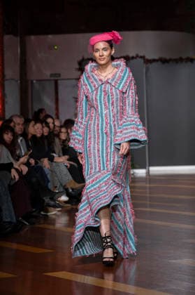 Telier Couture Fashion Week Madrid in Spain - 17 Mar 2026 A model walks the runway wearing a design by atelier couture during Fashion Week de Madrid in Fabric de Tapices. Madrid Spain Copyright: xAtilanoxGarciax xSOPAxImagesx photos08868