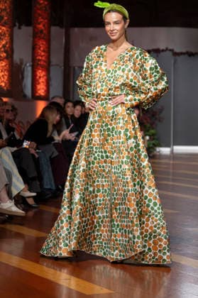 Telier Couture Fashion Week Madrid in Spain - 17 Mar 2026 A model walks the runway wearing a design by atelier couture during Fashion Week de Madrid in Fabric de Tapices. Madrid Spain Copyright: xAtilanoxGarciax xSOPAxImagesx photos08870