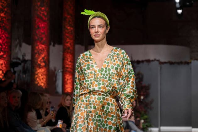 Telier Couture Fashion Week Madrid in Spain - 17 Mar 2026 A model walks the runway wearing a design by atelier couture during Fashion Week de Madrid in Fabric de Tapices. Madrid Spain Copyright: xAtilanoxGarciax xSOPAxImagesx photos08871