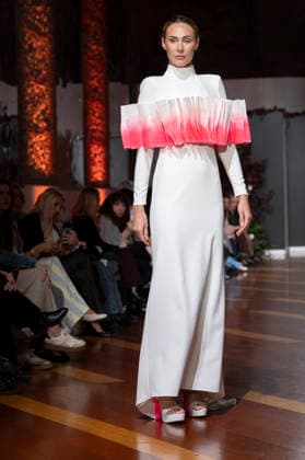 Telier Couture Fashion Week Madrid in Spain - 17 Mar 2026 A model walks the runway wearing a design by atelier couture during Fashion Week de Madrid in Fabric de Tapices. Madrid Spain Copyright: xAtilanoxGarciax xSOPAxImagesx photos08846