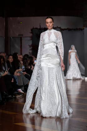 Telier Couture Fashion Week Madrid in Spain - 17 Mar 2026 A model walks the runway wearing a design by atelier couture during Fashion Week de Madrid in Fabric de Tapices. Madrid Spain Copyright: xAtilanoxGarciax xSOPAxImagesx photos08856