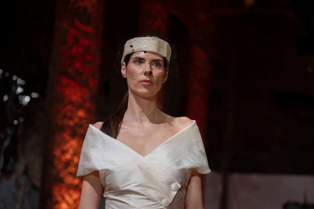 Telier Couture Fashion Week Madrid in Spain - 17 Mar 2026 A model walks the runway wearing a design by atelier couture during Fashion Week de Madrid in Fabric de Tapices. Madrid Spain Copyright: xAtilanoxGarciax xSOPAxImagesx photos08840