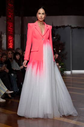 Telier Couture Fashion Week Madrid in Spain - 17 Mar 2026 A model walks the runway wearing a design by atelier couture during Fashion Week de Madrid in Fabric de Tapices. Madrid Spain Copyright: xAtilanoxGarciax xSOPAxImagesx photos08844