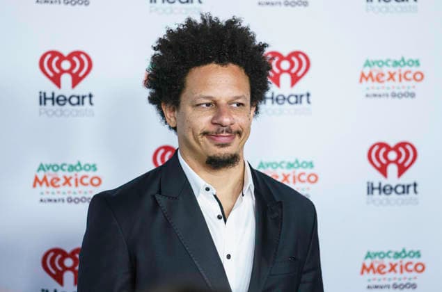 March 16, 2026: Austin, Texas. 2026 IHeartPodcast Awards, Hosts, Presenters, and Guest attendees arrive at the red carpet. Eric Andro , comedian and host, poses for the press. - ZUMAda1_ 20260316_zap_da1_039 Copyright: xSandraxDahdahx
