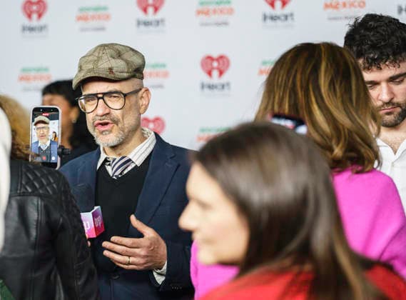March 16, 2026: Austin, Texas. 2026 IHeartPodcast Awards, Hosts, Presenters, and Guest attendees arrive at the red carpet.Jonathan Goldstein, host of Heavyweight. - ZUMAda1_ 20260316_zap_da1_049 Copyright: xSandraxDahdahx