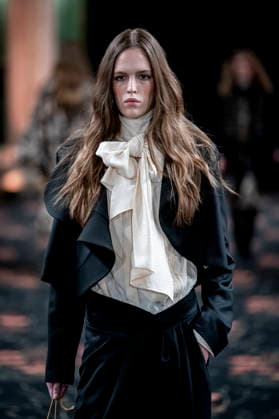 Johanna Ortiz fashion show at Mercedes Benz Fashion Week Madrid A model during the Johanna Ortiz fashion show that opens the next edition of the Mercedes Benz Fashion Week Madrid, March 17, 2026, in Madrid Spain Ortiz, a key figure in Latin American fashion, opens the official calendar of the Madrid fashion show in an emblematic setting of the city MARCH 17, 2026 FASHION MODEL SHOW MBFW DESIGNER A Pé Madrid Madrid Madrid Spain  Copyright: xA.xPÃ rezxMecax 7375141