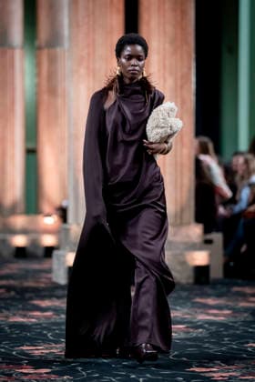 Johanna Ortiz fashion show at Mercedes Benz Fashion Week Madrid A model during the Johanna Ortiz fashion show that opens the next edition of the Mercedes Benz Fashion Week Madrid, March 17, 2026, in Madrid Spain Ortiz, a key figure in Latin American fashion, opens the official calendar of the Madrid fashion show in an emblematic setting of the city MARCH 17, 2026 FASHION MODEL SHOW MBFW DESIGNER A Pé Madrid Madrid Madrid Spain  Copyright: xA.xPÃ rezxMecax 7375149