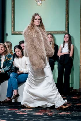 Johanna Ortiz fashion show at Mercedes Benz Fashion Week Madrid A model during the Johanna Ortiz fashion show that opens the next edition of the Mercedes Benz Fashion Week Madrid, March 17, 2026, in Madrid Spain Ortiz, a key figure in Latin American fashion, opens the official calendar of the Madrid fashion show in an emblematic setting of the city MARCH 17, 2026 FASHION MODEL SHOW MBFW DESIGNER A Pé Madrid Madrid Madrid Spain  Copyright: xA.xPÃ rezxMecax 7375154