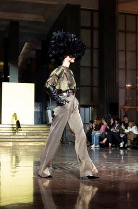 Juan Duyos - Mercedes-Benz Fashion Week Madrid A model walks the runway wearing a design by Juan Duyos during Mercedes-Benz Fashion Week de Madrid in IS Cervantes, 17 March 2026 Spain Madrid Spain Copyright: xAtilanoxGarciax xSOPAxImagesx photos08976