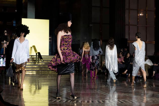Juan Duyos - Mercedes-Benz Fashion Week Madrid A model walks the runway wearing a design by Juan Duyos during Mercedes-Benz Fashion Week de Madrid in IS Cervantes, 17 March 2026 Spain Madrid Spain Copyright: xAtilanoxGarciax xSOPAxImagesx photos09002