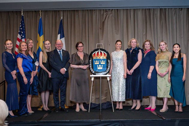 March 17, 2026, Houston, Texas, USA: H.R.H. CROWN PRINCESS VICTORIA OF SWEDEN, fifth from right, poses with guests beside the seal of the Swedish Consulate General during a gala reception in Houston, Texas, on Tuesday, March 17, 2026. Crown Princess Victoria was visiting Houston to inaugurate the new Swedish Consulate General and promote ties between Sweden and the United States. Houston USA  - ZUMAp213 20260317_znp_p213_009 Copyright: xLynnxPenningtonx