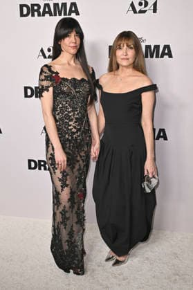 Zoe Winters and Lorene Scafaria at the premiere of the feature film The Drama The Drama Once Again at DGA Theater Complex Los Angeles, 17 03 206 Foto:xD.xStarbuckx xFuturexImagex drama_6363