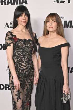 Zoe Winters and Lorene Scafaria at the premiere of the feature film The Drama The Drama Once Again at DGA Theater Complex Los Angeles, 17 03 206 Foto:xD.xStarbuckx xFuturexImagex drama_6364