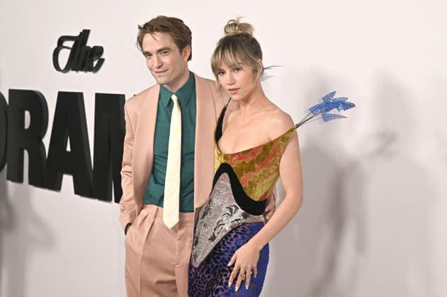 Robert Pattinson and Suki Waterhouse at the premiere of the movie The Drama The Drama Once Again at DGA Theater Complex Los Angeles, 17 03 206 Foto:xD.xStarbuckx xFuturexImagex drama_6423