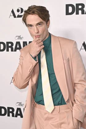 Robert Pattinson at the premiere of the movie The Drama The Drama Again at the DGA Theater Complex Los Angeles, 17 03 206 Foto:xD.xStarbuckx xFuturexImagex drama_6434