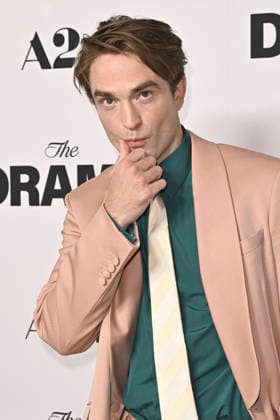 Robert Pattinson at the premiere of the movie The Drama The Drama Again at the DGA Theater Complex Los Angeles, 17 03 206 Foto:xD.xStarbuckx xFuturexImagex drama_6435