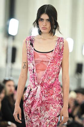 Juan Vidal - Mercedes-Benz Fashion Week Madrid, Spain - 18 Mar 2026 A model walks the runway wearing a design by Juan Vidal during Mercedes-Benz Fashion Week de Madrid in IFEMA. Madrid Spain Copyright: xAtilanoxGarciax xSOPAxImagesx photos09074