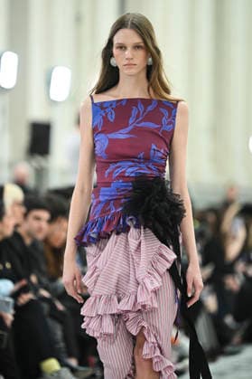 Juan Vidal - Mercedes-Benz Fashion Week Madrid, Spain - 18 Mar 2026 A model walks the runway wearing a design by Juan Vidal during Mercedes-Benz Fashion Week de Madrid in IFEMA. Madrid Spain Copyright: xAtilanoxGarciax xSOPAxImagesx photos09096