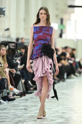 Juan Vidal - Mercedes-Benz Fashion Week Madrid, Spain - 18 Mar 2026 A model walks the runway wearing a design by Juan Vidal during Mercedes-Benz Fashion Week de Madrid in IFEMA. Madrid Spain Copyright: xAtilanoxGarciax xSOPAxImagesx photos09095