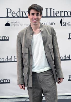 Photocall of Pedro del Hierros fashion show at Mercedes Benz Fashion Week Madrid Oriol Cardona poses at the photocall of Pedro del Hierros fashion show at the 83rd edition of Mercedes Benz Fashion Week Madrid, at the Galería de Cristal del Palacio de Cibeles, on March 18, 2026, in Madrid Spain This years edition will be held from March 17 to 22 FAMOUS PEDRO DEL HIERRO SHOW José Madrid Madrid Madrid Spain  Copyright: xJosÃ xOlivax 7376979