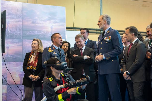 The King attends the Technological Demonstration Days of the Connected, Sustainable and Intelligent Air Base BASCI King Felipe VI together with the President of Castilla La Mancha, Emiliano García Page, attends the Technological Demonstration Days of the Connected, Sustainable and Intelligent Air Base BACSI , at the Los Llanos Air Base, on March 18, 2026, in Albacete, Castilla La Mancha Spain The Kings visit is part of the inauguration of the BACSI 2026 Technology Demonstration Days, an Air and Space Army exercise that shows digitalization, connectivity and sustainability projects for air bases, with the presence of companies, universities and demonstrations at Los Llanos Air Base 18 MARCH 2026 Víctor Ferná Albacete Castilla La Mancha Alba  Copyright: xVictorxFernandezx 7377370