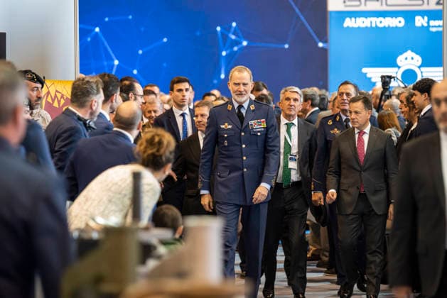 Entertainment Bilder des Tages The King attends the technological demonstration days of the Connected, Sustainable and Intelligent Air Base BASCI King Felipe VI attends the technological demonstration days of the Connected, Sustainable and Intelligent Air Base BACSI , at Los Llanos Air Base, on March 18, 2026, in Albacete, Castilla La Mancha Spain The Kings visit is part of the inauguration of the Technological Demonstration Days BACSI 2026, an Air and Space Army exercise that shows digitalization, connectivity and sustainability projects for air bases, with the presence of companies, universities and demonstrations at Los Llanos Air Base 18 MARCH 2026 Víctor Ferná Albacete Castilla La Mancha Albacete Castilla La Mancha Castilla La Mancha Espana  Copyright: xVictorxFernandezx 7377373