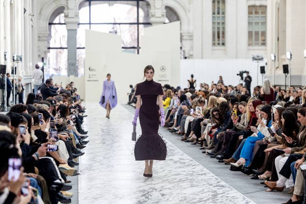 Isabel Sanchís fashion show at Mercedes Benz Fashion Week Madrid A model during the Isabel Sanchís fashion show at Mercedes Benz Fashion Week Madrid, March 18, 2026, in Madrid Spain The Isabel Sanchís fashion show is part of the opening day of Mercedes Benz Fashion Week Madrid 2026, dedicated to haute couture and sophistication, where the designer presents her new party and bridal proposals in the Crystal Gallery of the Palacio de Cibeles to specialized press and guests 18 MARCH 2026 FASHION SHOW MODEL MODEL DESIGNER SHOWCASE COLLECTION MBFWM Madrid Madrid Espana  Copyright: xRicardoxRubiox 7377554