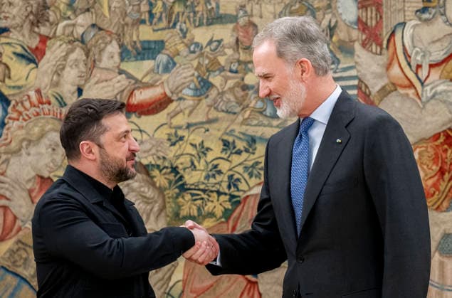 News Bilder des Tages The King receives Zelenski at the Zarzuela Palace King Felipe VI d receives the President of Ukraine, Volodymir Zelenski i , at the Zarzuela Palace, on March 18, 2026, in Madrid Spain The audience is part of Zelenskis fourth official visit to Spain since 2022, focused on strengthening bilateral relations and Spanish support for Ukraine in the face of the Russian invasion, including defense cooperation, reconstruction and political support in the EU and NATO today 18 MARCH 2026 KING FELIPE VI MADRID ZELENSKI SPAIN WAR UKRAINE PALACE OF LA ZARZUELA MILITARY REINFORCEMENT DEFENSE Madrid Madrid Espana  Copyright: xAlbertoxOrtegax 7377599