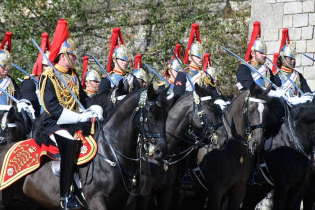 Ceremonial Welcome For State Visit of The President of The Federal Republic of Nigeria and Mrs Tinubu - Windsor, Windsor, UK - Wednesday 18 March 2026 Members of The Coldstream guards lead the procession at the Ceremonial Welcome for the State Visit of The President of the Federal Republic of Nigeria and Mrs Tinubu at Windsor in Windsor, England, UK on Wednesday 18 March, 2026., Credit:Justin Ng Avalon UK, England, Windsor, Windsor  Copyright: xJustinxNgx xAvalonx 1084091857