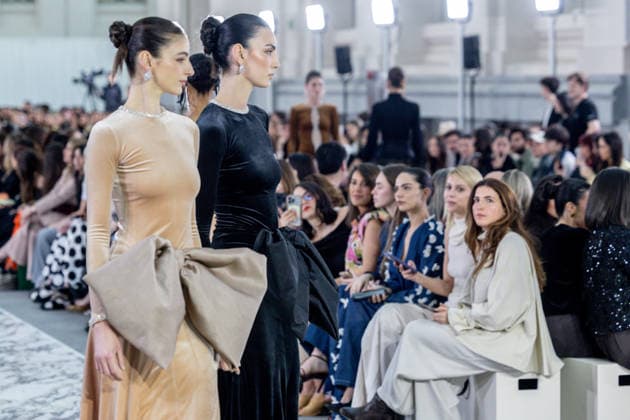 Claro Couture fashion show at Mercedes Benz Fashion Week Madrid Several models during the Claro Couture fashion show at Mercedes Benz Fashion Week Madrid, March 18, 2026, in Madrid Spain The firm presents a haute couture proposal marked by femininity, luxury craftsmanship and sophisticated silhouettes The collection stands out for its careful tailoring, the contained brightness and a very applauded staging 18 MARCH 2026 FASHION SHOW ENTERTAINMENT DESIGNER Haute Couture LUXURY COLLECTION MODEL Madrid Madrid Madrid Spain  Copyright: xRicardoxRubiox 7378218