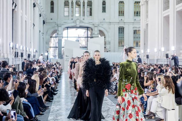 Claro Couture fashion show at Mercedes Benz Fashion Week Madrid Several models during the Claro Couture fashion show at Mercedes Benz Fashion Week Madrid, March 18, 2026, in Madrid Spain The firm presents a haute couture proposal marked by femininity, luxury craftsmanship and sophisticated silhouettes The collection stands out for its careful tailoring, the contained brightness and a very applauded staging 18 MARCH 2026 FASHION SHOW ENTERTAINMENT DESIGNER Haute Couture LUXURY COLLECTION MODEL Madrid Madrid Madrid Spain  Copyright: xRicardoxRubiox 7378222