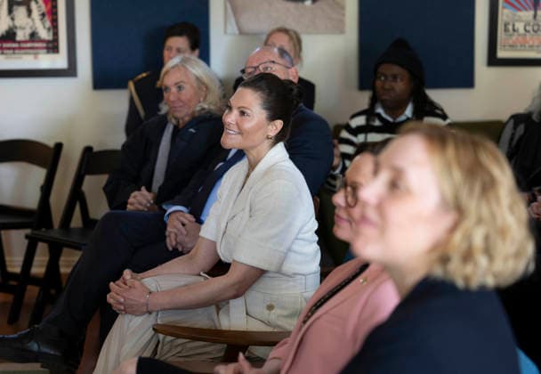 March 18, 2026, Austin, Tx, USA: Her Royal Highness HRH CROWN PRINCESS VICTORIA OF SWEDEN visits the world-renowned House of Song in central Austin on the final day March 18, 2026 of the SXSW Music Festival The Princess heard music from Swedish musicians including Mika Hakki (not shown) of Gothenburg, Sweden. Austin USA  - ZUMAd150 20260318_znp_d150_023 Copyright: xBobxDaemmrichx