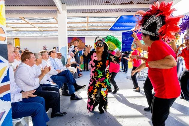 ORANJESTAD - King Willem-Alexander during a visit to the Centro di Bario y Deporte Dakota, where he met with Stichting Movemiento ta Bida, winner of the 2024 Appeltje van Oranje. The King paid a working visit to Aruba to attend the ceremonies surrounding the celebration of 40 years of Status Aparte and 50 years of the flag and national anthem. MISCHA SCHOEMAKER ANP netherlands out - belgium out  Copyright: xx x553753441x originalFilename: 553753441.jpg