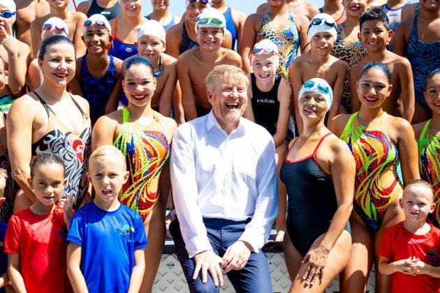 King visits Aruba to celebrate forty years of Status Aparte. Aruba 18 Mar 2026 King Willem-Alexander during a visit to the Olympic swimming complex Piscina Olimpico Roly Bisslik. There he spoke with swimmers and representatives of Aruban swimming and laid the foundation stone for the construction of a new warm-up swimming pool. Oranjestad Aruba  Copyright: xMischaxSchoemakerx