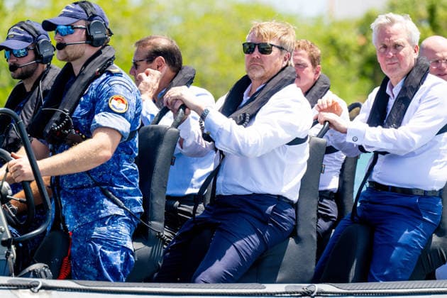 King visits Aruba to celebrate forty years of Status Aparte. Aruba 18 Mar 2026 King Willem-Alexander visits the Marine Barracks Savaneta. During the visit he boarded a station ship of the Royal Navy, where he spoke about the geopolitical situation in the region and the deployment of Defense in the Caribbean. Savaneta Aruba  Copyright: xMischaxSchoemakerx