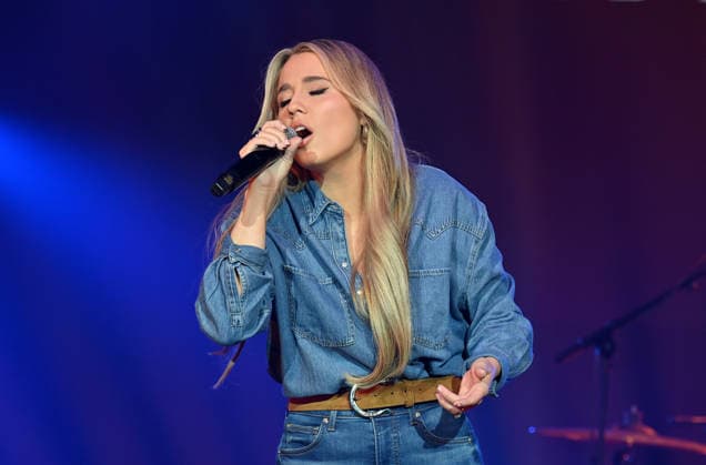 Warner Records Nashville -CRS 2026 Gabby Barrett onstage at Warner Records Nashville Lunch and Performance during CRS 2026 at the Omni Nashville Hotel on March 18, 2026 in Nashville, Tennessee. Nashville Omni Nashville Tennessee USA Copyright: xTammiexArroyo AFF-USA.comx