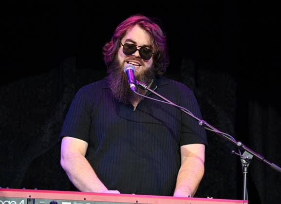 Warner Records Nashville -CRS 2026 Thomas Edwards onstage at Warner Records Nashville Lunch and Performance during CRS 2026 at the Omni Nashville Hotel on March 18, 2026 in Nashville, Tennessee. Nashville Omni Nashville Tennessee USA Copyright: xTammiexArroyo AFF-USA.comx